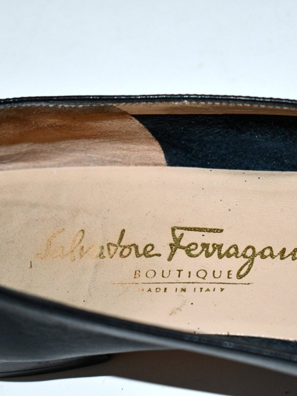 Salvatore Ferragamo Navy Leather Loafers Women's Size 10.5A Bow Accent Made in I - Picture 8 of 10